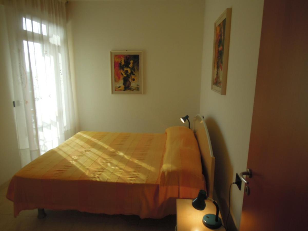 Appartamento Homely 1 Bedroom Flat With Side Sea View *